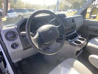 2018 Ford E-Series Cutaway Base