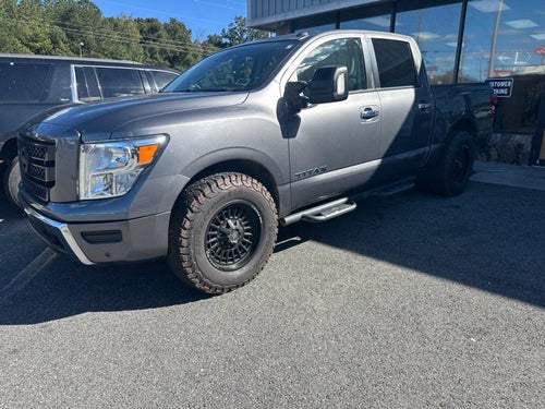 2021 Nissan Titan SV