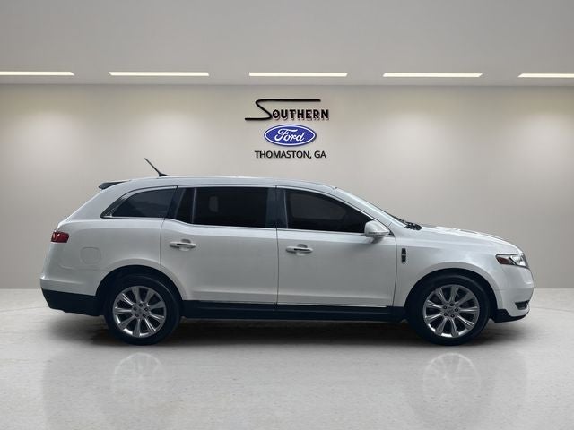 2017 Lincoln MKT Elite