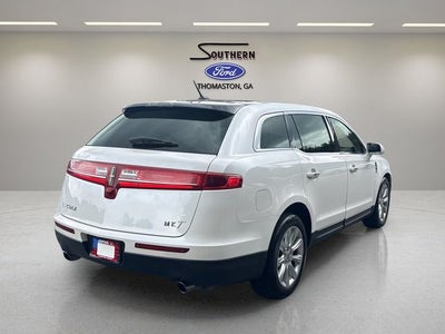 2017 Lincoln MKT Elite