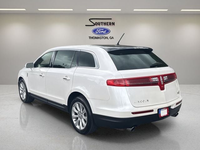 2017 Lincoln MKT Elite